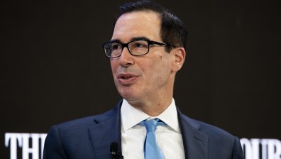 Манучин: Грета да завърши икономика, тогава да ни поучава