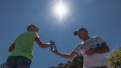 Жълт код за опасни горещини в събота, прохлада - само на морето