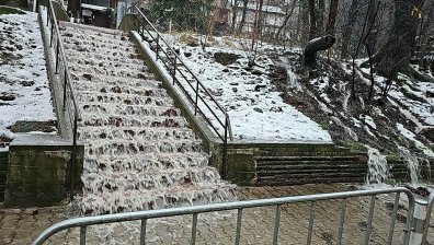 Воден Ад в София: Улици се превърнаха в реки, стълбища - във водопади (ВИДЕО)