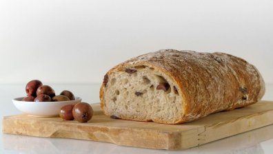 Рецепта за домашен хляб с маслини
