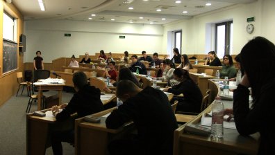 400 души на изпит в СУ - нарушава ли се заповедта на здравния министър?