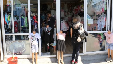 НАП запечата 10 търговски обекта в Димитровград заради установени нарушения