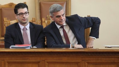 Премиерът Янев: Кой реди кабинета на ИТН и кой определя приоритетите?