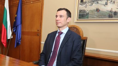 Отложиха делото срещу избора на Васил Терзиев, защитата му не видя проблем с машините