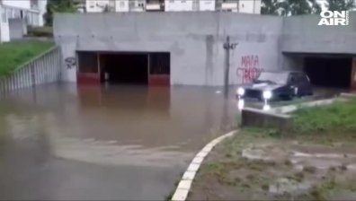 Тежки наводнения в Сърбия, десетки къщи в Белград са под вода