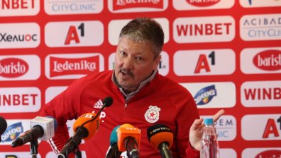 Изравнен баланс на Любо Пенев срещу "Левски" като треньор