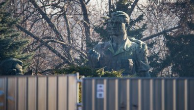 Областният управител обжалва спирането на демонтажа на Паметника на Съветската армия