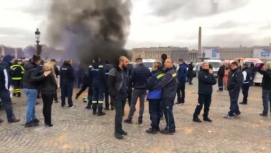И шофьорите на линейки се присъединиха към протестите във Франция