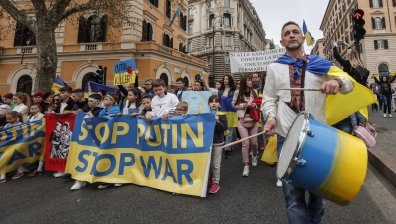 Делегациите на Русия и Украйна в Истанбул започват преговорите за мир