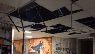 Софийски опасности: Ръждиви железа в подлези, надвиснала колона за афиши