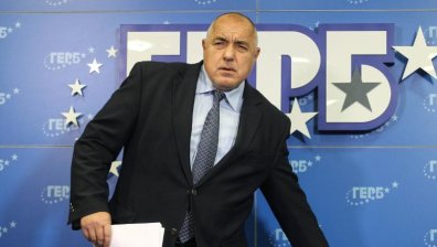 Борисов към управляващите: Защо грабите българите?