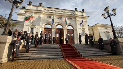 "Екзакта": ГЕРБ води с 8% пред "Промяната", 7 партии влизат в следващото НС