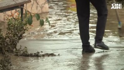 Продължават възстановителните дейности след наводнението в Роман