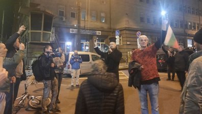 120 дни протести: Студенти от СУ и УНСС искат оставки
