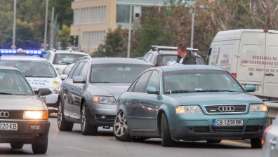 Огромни задръствания в София след верижна катастрофа на "Цариградско шосе"