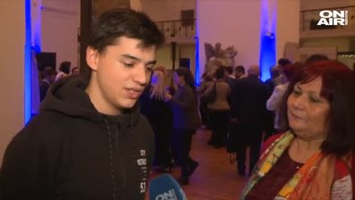 "Българска история" и ЗАД "Армеец" вкараха в учебниците филми за бляскавите ни победи 