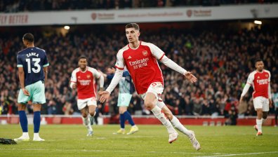 След измъчена победа над "Брентфорд" с 2:1 "Арсенал" е на върха във Висшата лига