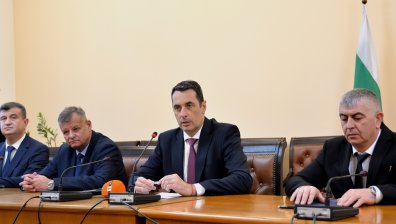 БДЖ подписа договор, купува още още десет нови локомотива