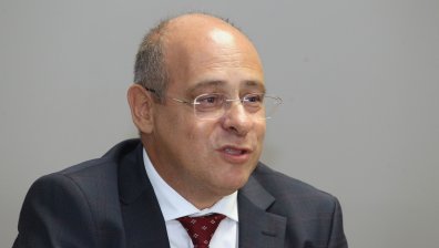 Социалният министър каза как минималната заплата да стане 770 лв.