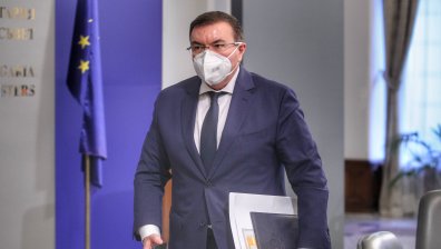 Проф. Ангелов: Няма място за паника, знаем как да овладеем случващото се