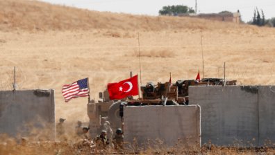 Турция изпрати конвои с танкове на границата със Сирия