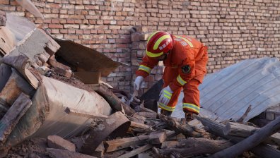 Земетресение с магнитуд 7,1 на границата между Киргизстан и Китай (+ВИДЕО)
