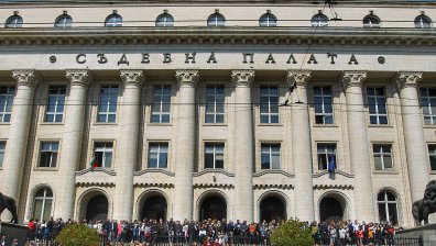 Спецпрокуратурата обвини в шпионство лидер на политическа партия