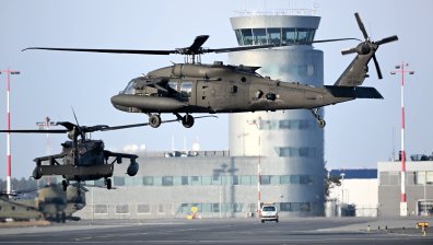 Изтребители, хеликоптери... Засилват авиацията по източния фланг на НАТО