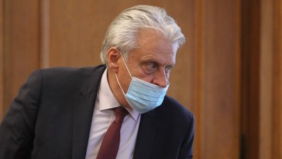 Напрежение между Рашков и Борисов: Служебният министър с документи срещу бившия премиер