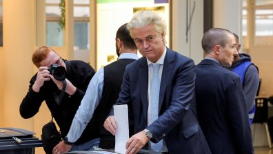 Напрежение на изборите в Нидерландия, Герт Вилдерс изостава