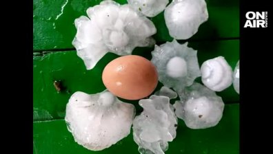 Мощни градушки разрушиха покриви и нанесоха редица щети