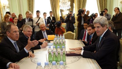 Кери и Лавров си обещаха диалог за Украйна