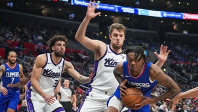 Везенков се завърна в игра при загуба за "Сакраменто Кингс"