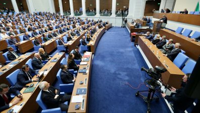 Новите правила за вота: Парламентът прие промените в Изборния кодекс след остри дебати