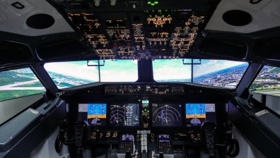 Аварийна пързалка се откъсна от Boeing 767-300 по време на полет