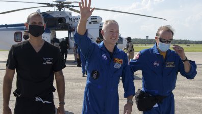 НАСА: Хората ще бъдат клиенти в пазар за пътувания в Космоса