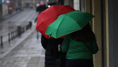 Времето днес: Интензивни валежи и гръмотевици