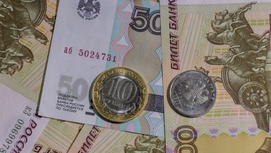 Русия се отказва от еврото и долара, преминава към национални валути