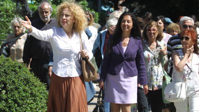 "Той е тук и когато го няма. За Стефан Данаилов - с любов и преклонение."