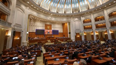 Румънското правителство оцеля, но напрежението в страната остава