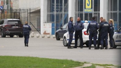 Показно убийство в София, застреляха мъж на стадиона на "Левски" (+СНИМКИ)
