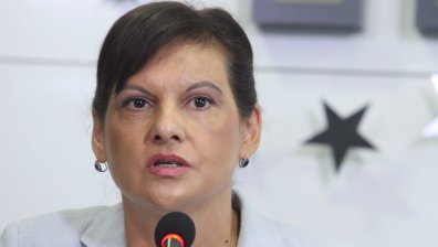 Дариткова внесе в НС проекта на ГЕРБ за нова Конституция
