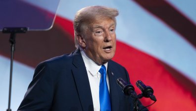 Ще се разпадне ли бизнес империята на Доналд Тръмп?