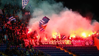 БФС глоби "Левски" за бомбички, нецензурни скандирания, ракета на мача с "Лудогорец"