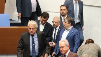 ПП съобщи за задържан сътрудник на Асен Василев: Бухалките няма да ни уплашат!