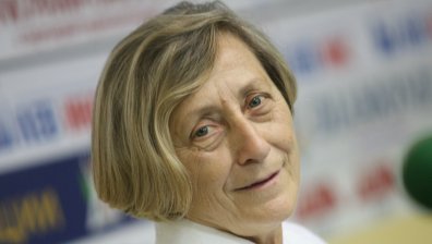 Нешка Робева: Златни български момичета! Поклон!