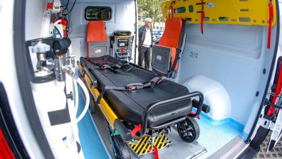 16-годишен подкара кола и вкара себе си и още трима младежи в болница