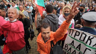 Политическата класа не се изтласквала с бой, а с познания