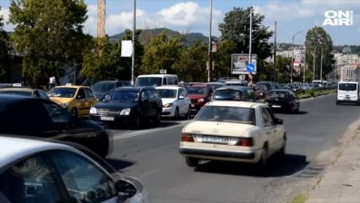 Километрични задръствания в Кърджали заради Курбан Байрам