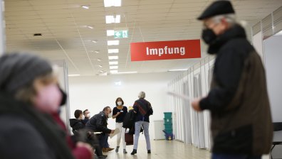 Ковид-19 превзема бързо Германия &ndash; рекорден брой нови случаи и ръст на починалите